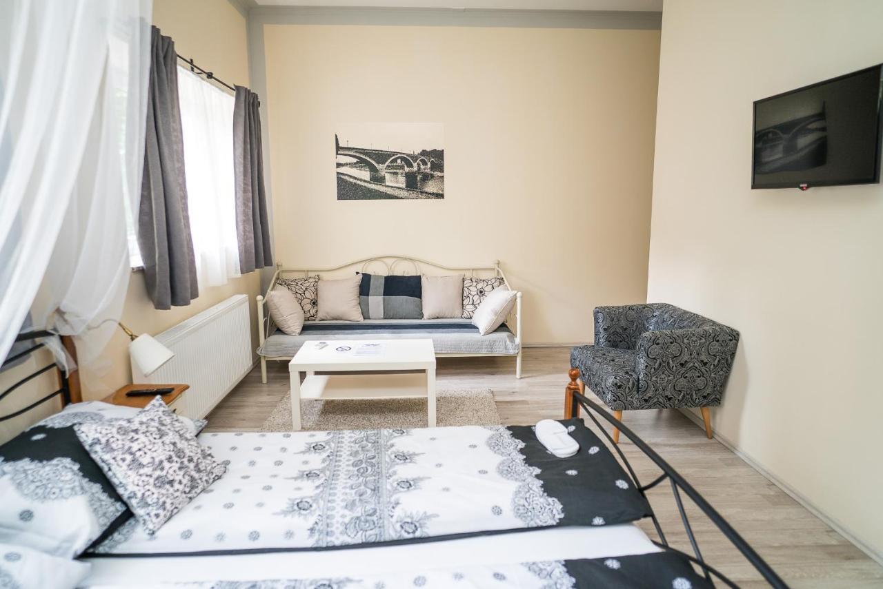 Boutique Hostel Kings N' Queens Zagreb Eksteriør billede
